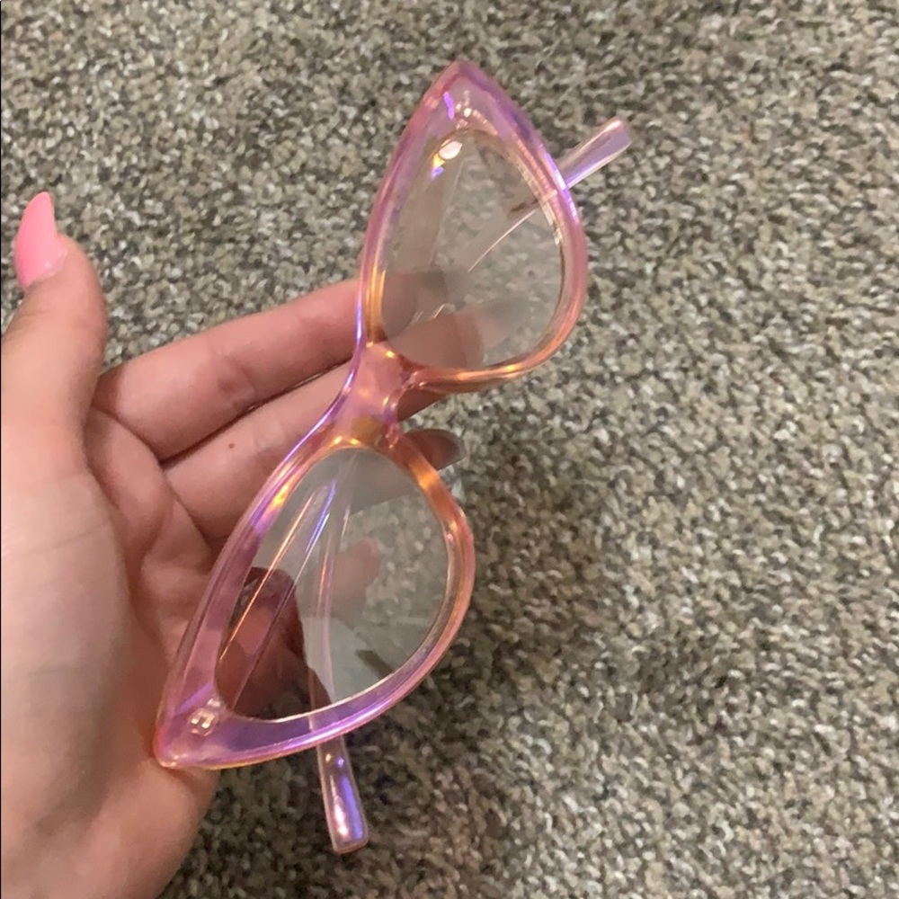 Glasses - Picture 3 of 3